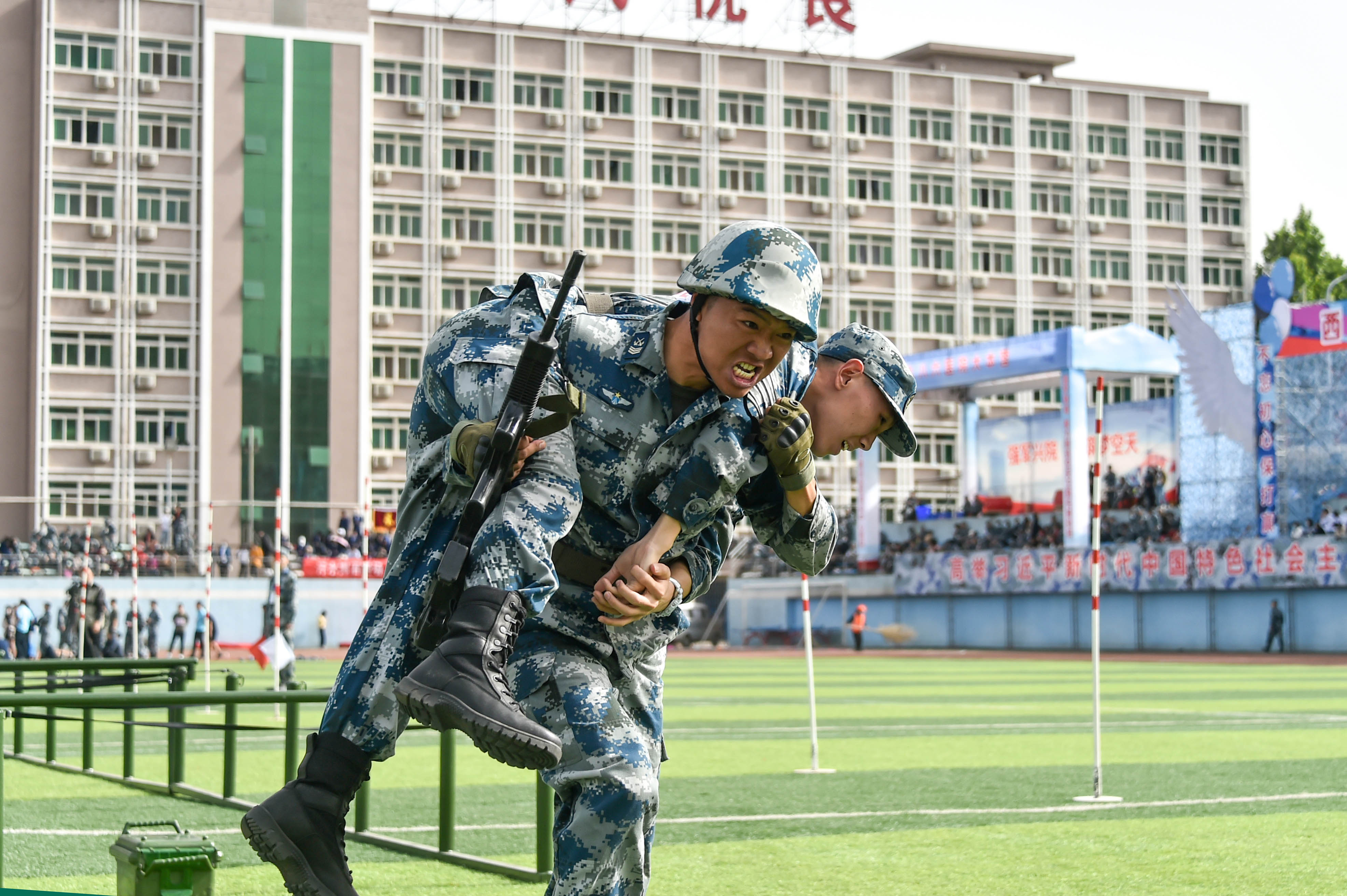 其中她介绍的一所就是位于陕西西安的空军军医大学