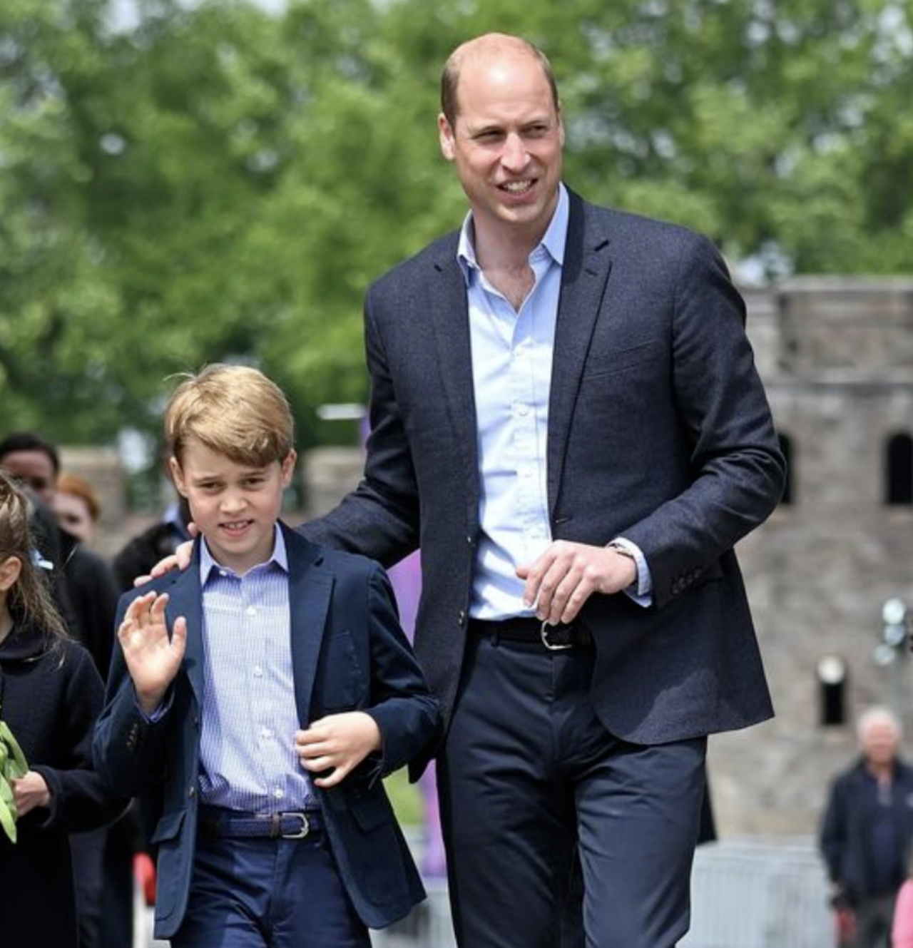 凯特王妃传来好消息!乔治和威廉同框,外媒报凯特夏洛特将现身?