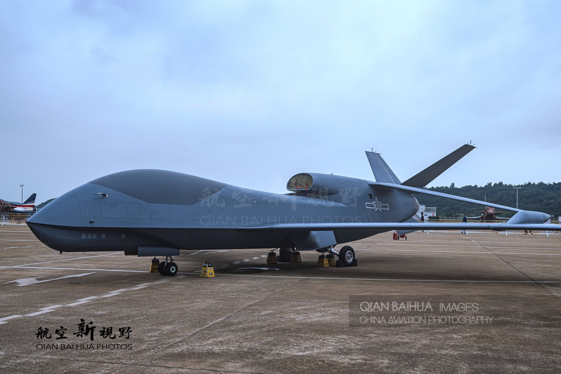 我国空军已经多次在珠海航展上对外展示无侦-7无人机了,官方媒体换个
