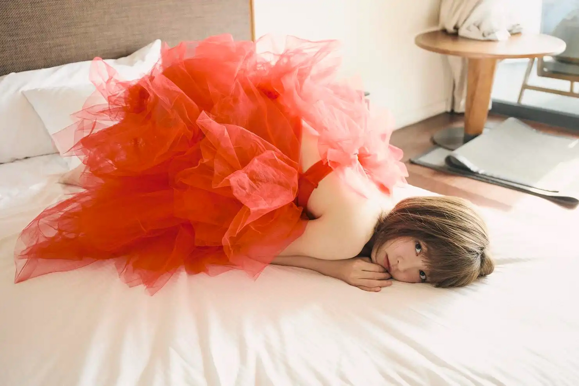 动漫# 知名声优兼美女久保由利香写真公开,身材不输配音的栉田桔梗?