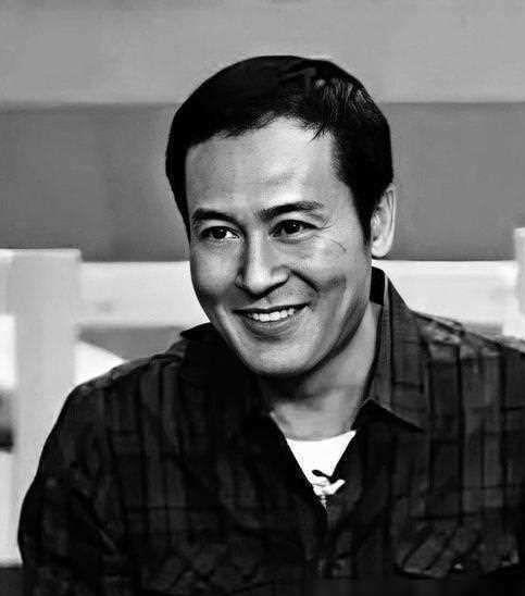 著名武打演员安亚平因病离世,年仅58岁,小17岁娇妻发文深情