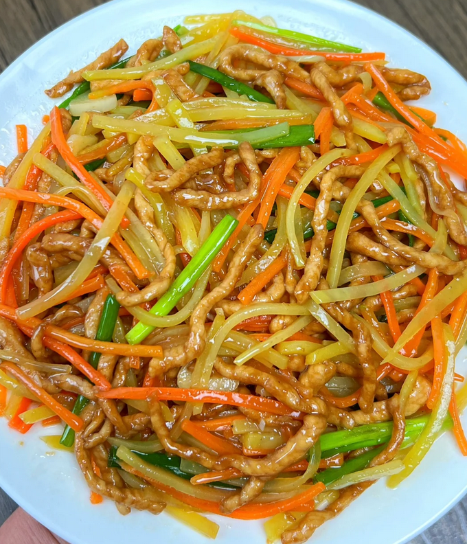 三丝炒肉的做法:家常美味,一学就会!