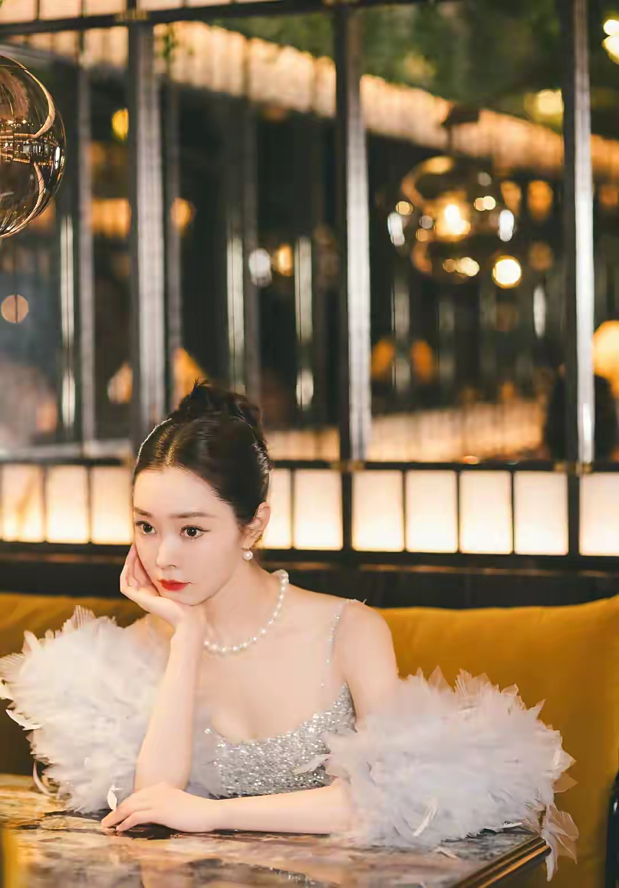 宋轶美照合集,高挑的身材,穿搭非常的时尚,魅力四射.