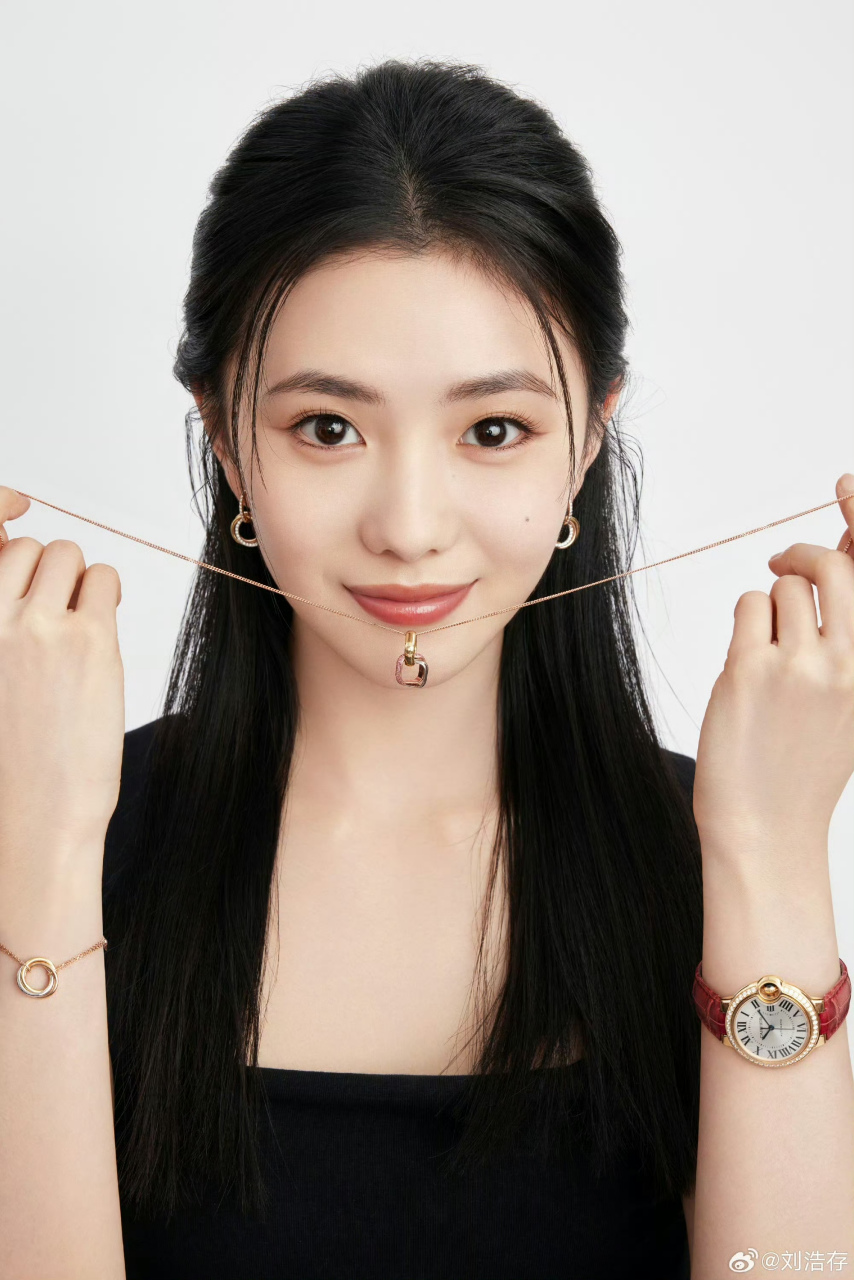 刘浩存生日照#刘浩存24岁生日照来啦!美女生日快乐!