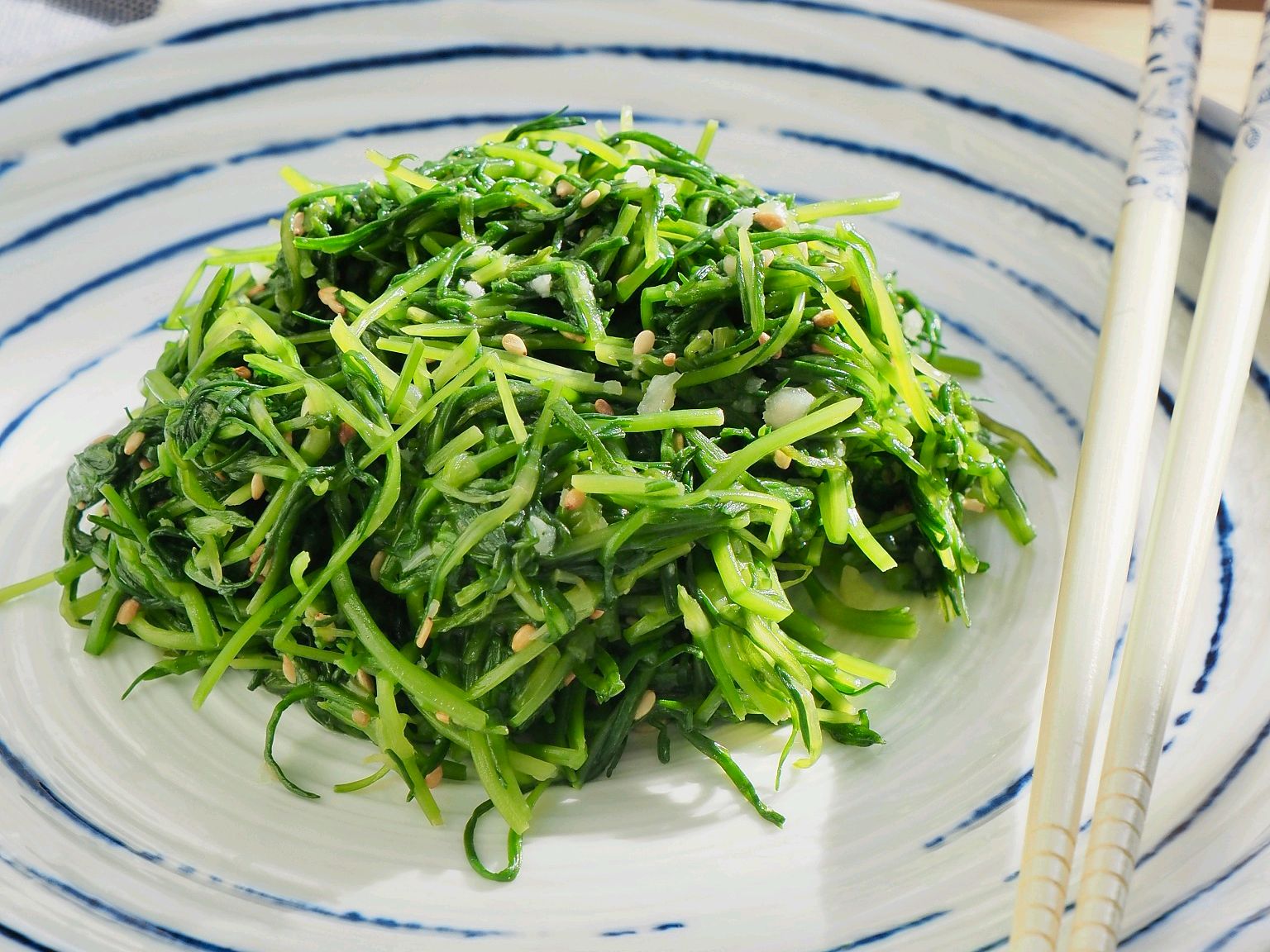 凉拌荠菜,吃出春天的味道,享受健康的生活