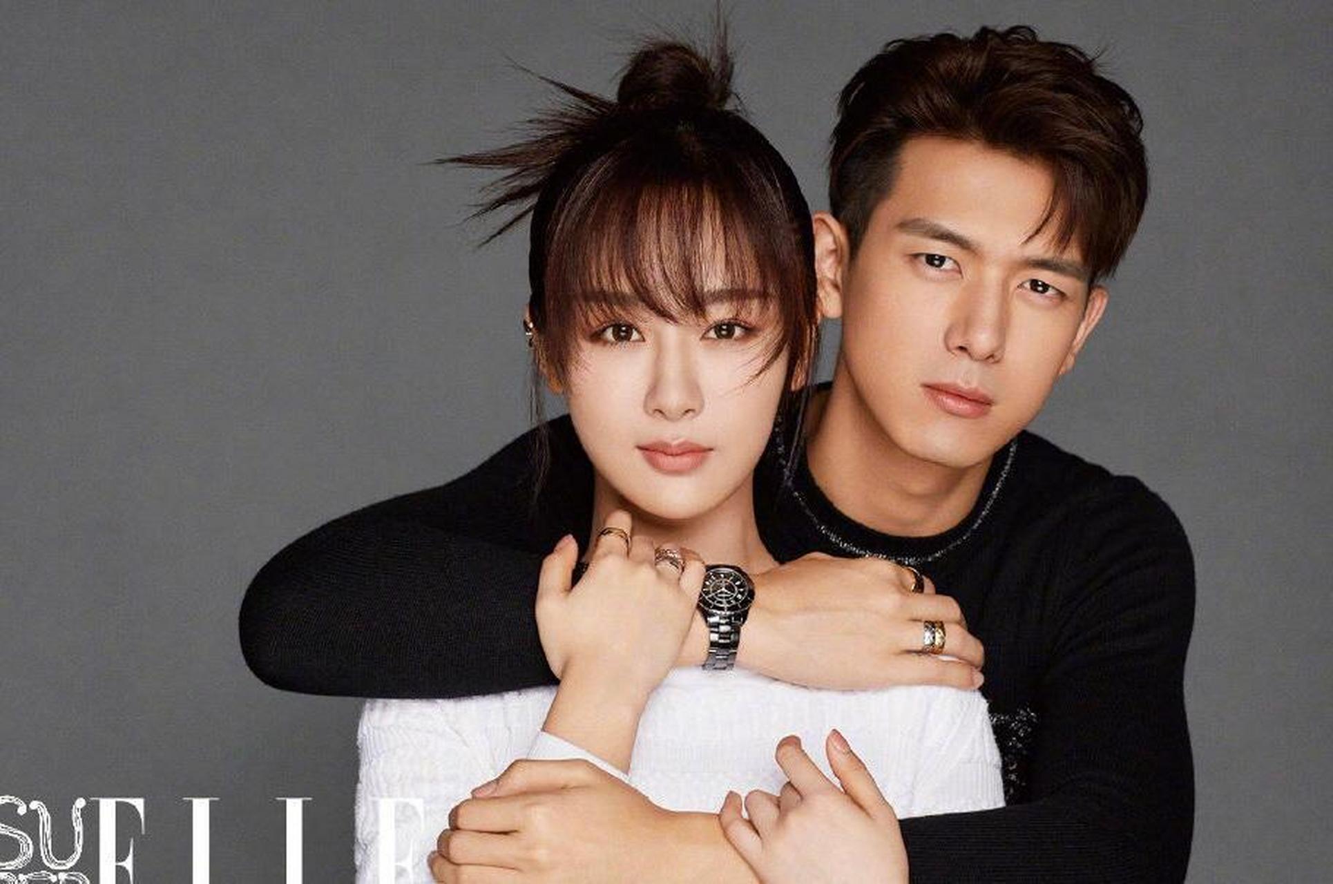 杨紫李现拍照甜腻了,搂肩拥抱互动默契感太上头