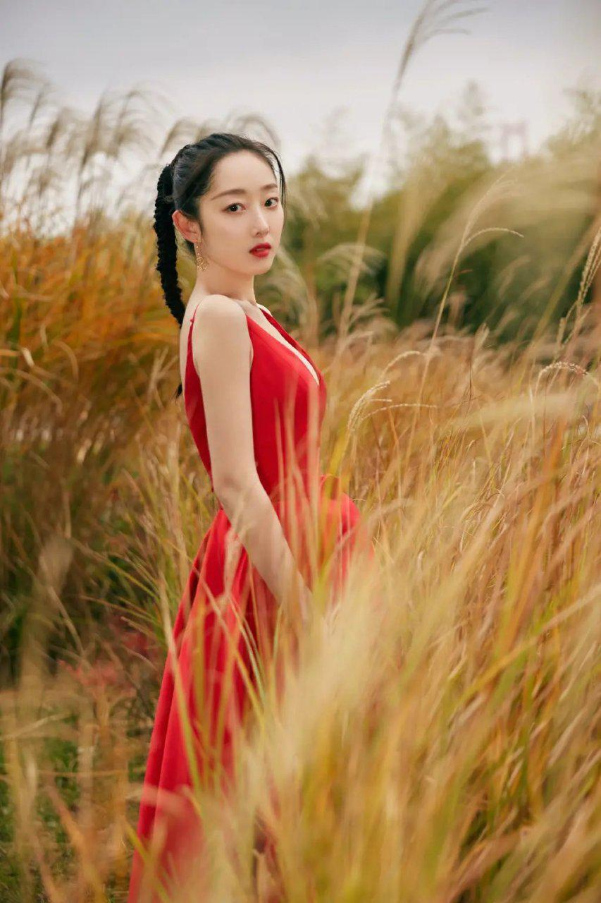 蒋梦婕红衣姑娘