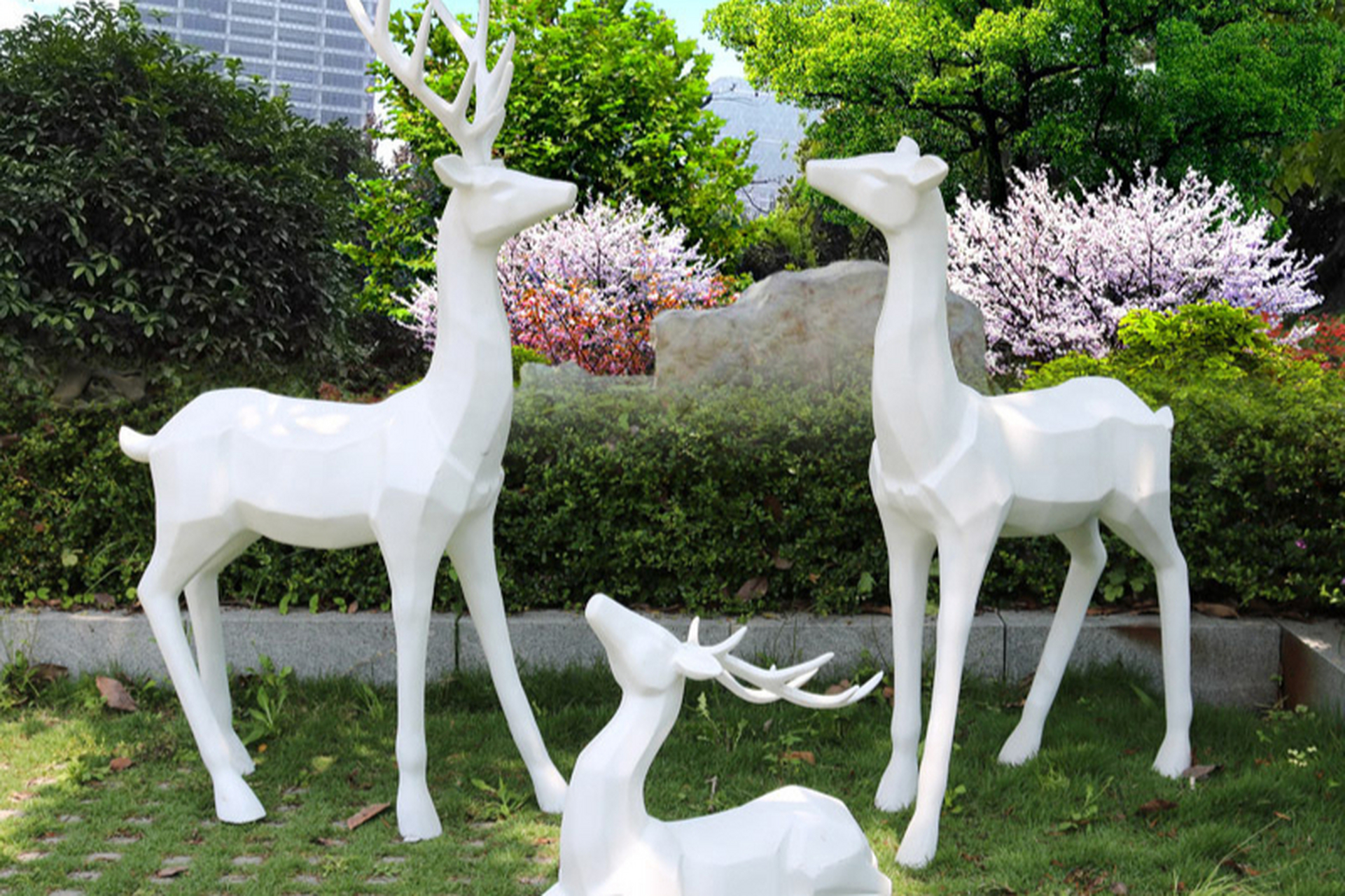 玻璃钢抽象麋鹿雕塑,艺术与自然完美融合!