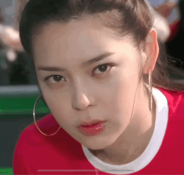 天生富家千金脸,可惜她疯了