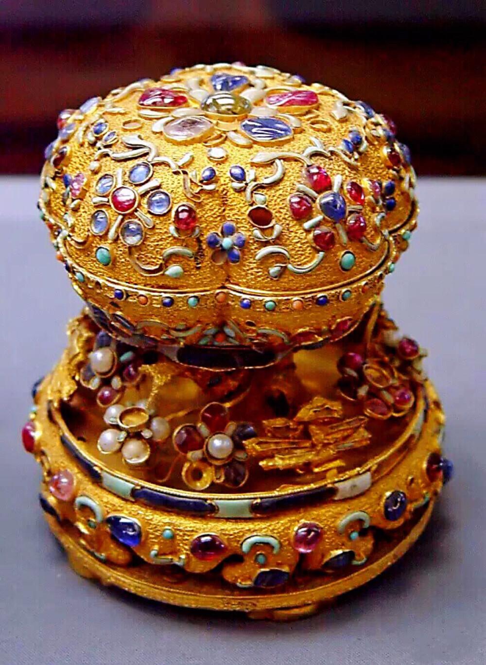 古埃及和古中国的金器,青铜器,在装饰上是否有意想不到相通之处