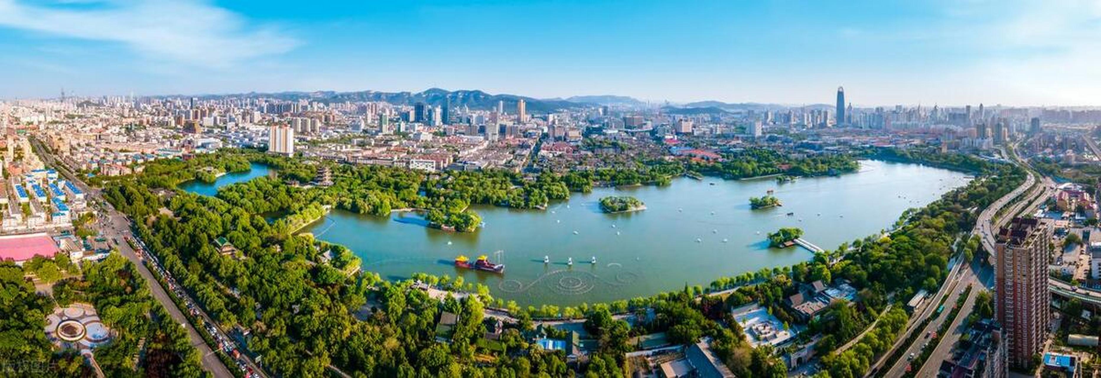 厦门凭借地理优势,经济政策等位居榜首,济南因工业基础,科技创新能力