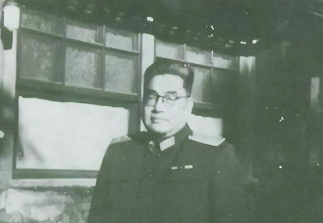 1957年,李涛上将时隔30年回乡,嘱咐持枪警卫:回家了,收起来