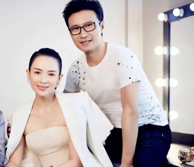 汪峰疑有新恋情!女方离异育有一女,与章子怡一双儿女相处和谐?