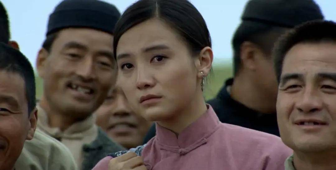 演员宋佳的不羁爱恋:与陈龙分道扬镳,拒绝名导张黎求婚