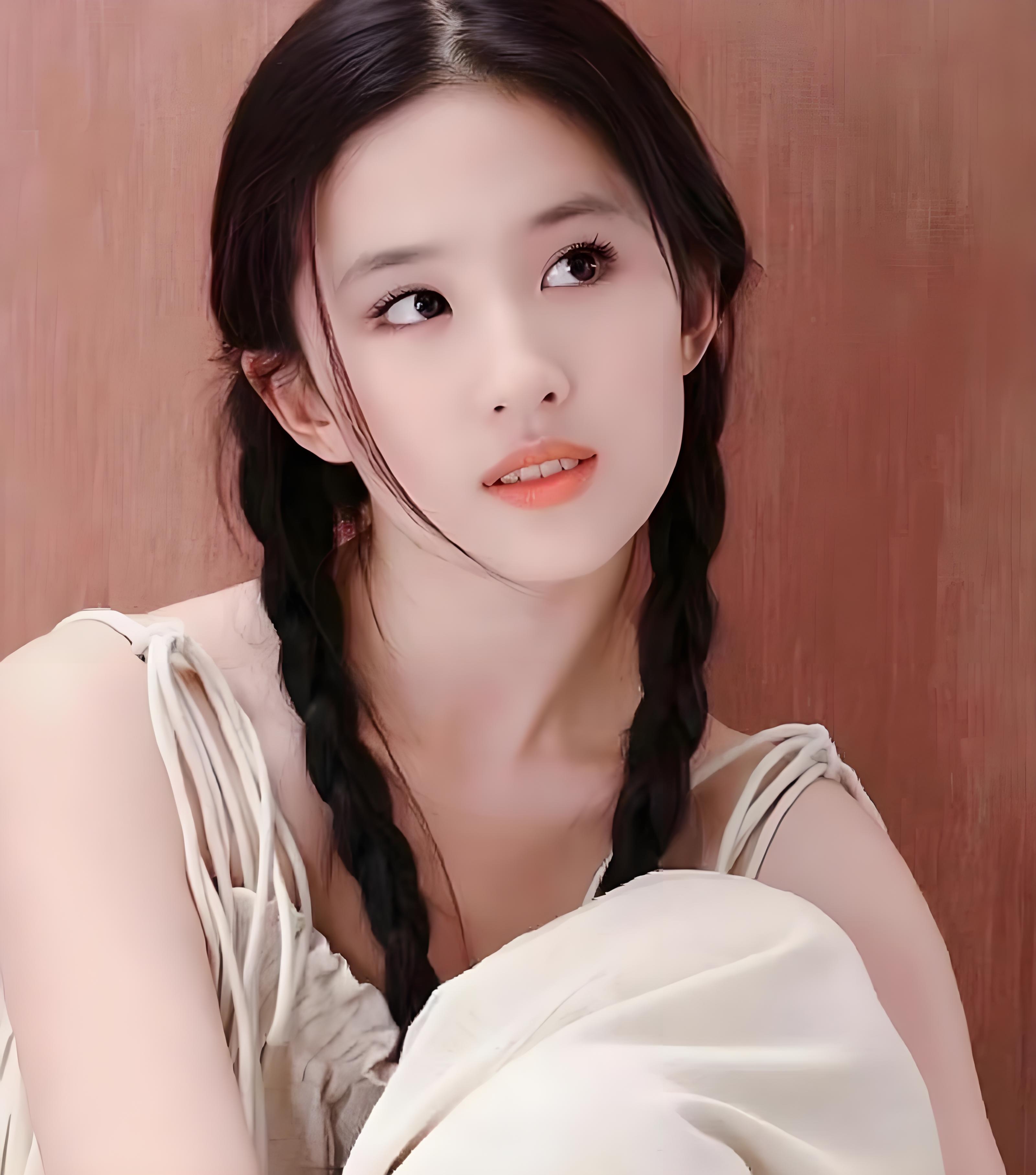 一婚嫁外交官,二婚嫁美国律师,为女儿离婚,64岁比刘亦菲还漂亮