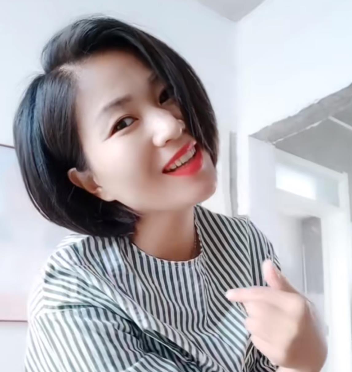 44岁网红兰姐去世患癌后遭公公辱骂老公离婚晚期靠止疼药硬撑