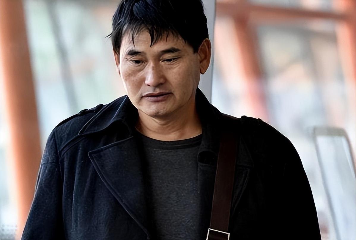 纪实 被人扔砖头,被全村当提款机,大衣哥朱之文为什么会被骂?