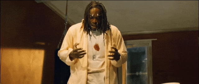 两人一见面,超杀女就从背后给他来了一刀(救下男主).