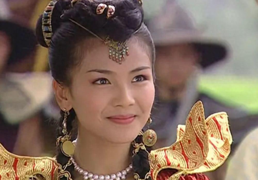 张嘉倪出演《假日暖洋洋2》,不但美出了圈,还解锁了3项技能