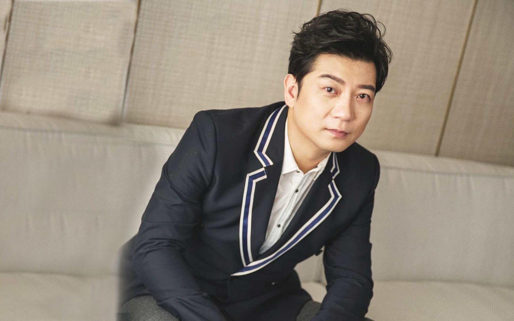 演员田雨说:"1975年,我出生在北京,因为家住北京人民剧院附近,所以我