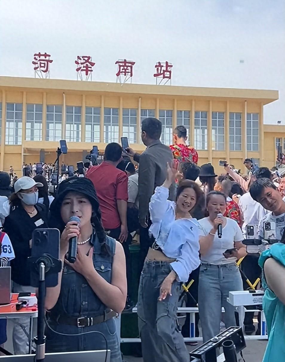 有伤风化!妖风吹到了菏泽南站,各大主播为了走红"群魔乱舞"