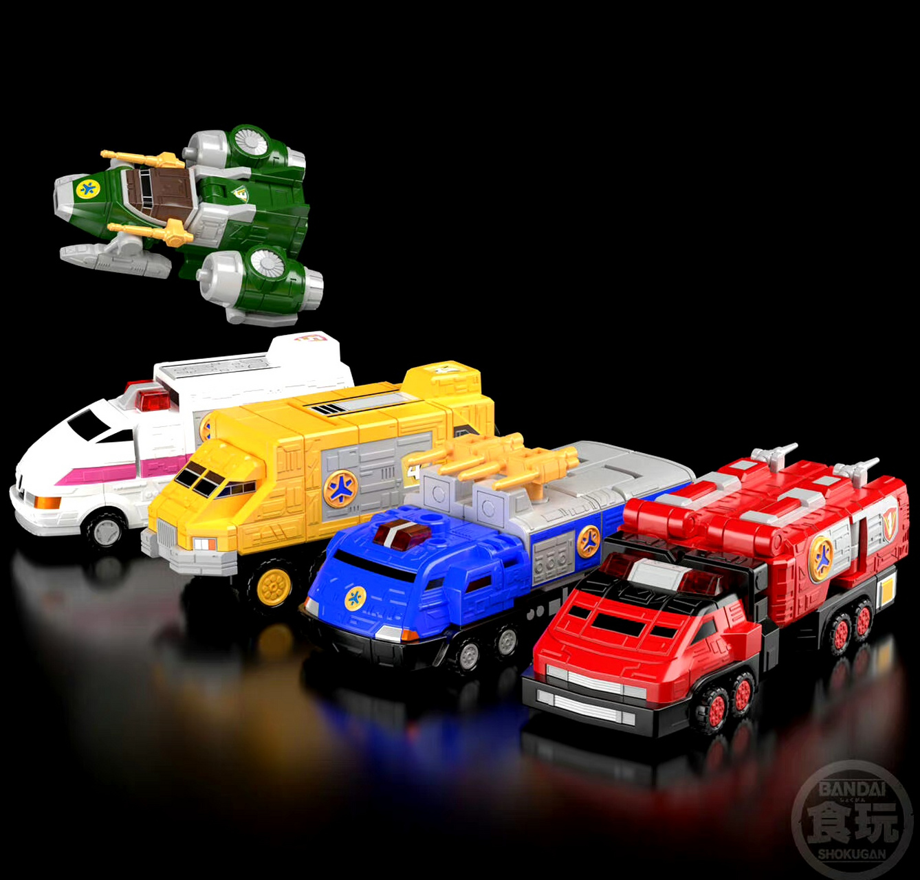 模型欣赏:万代 食玩smp 救急战队gogov 救急胜利机器人,由四台救护车
