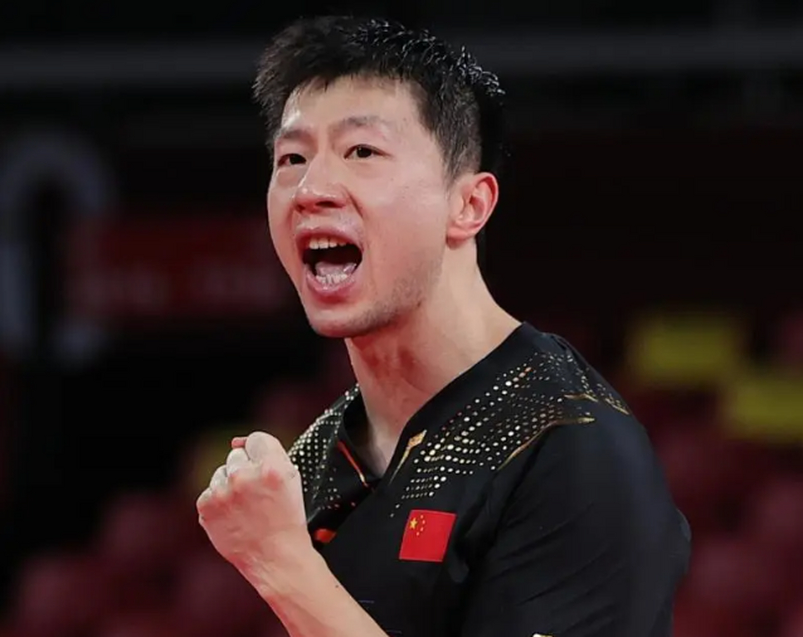 中国乒乓球名将马龙宣布退出重庆wtt冠军赛,引发广泛关注和质疑