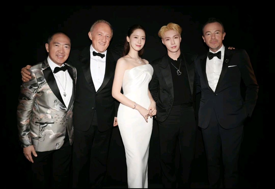 张艺兴林允儿同框惊艳!粉丝直呼"兴允"cp太养眼