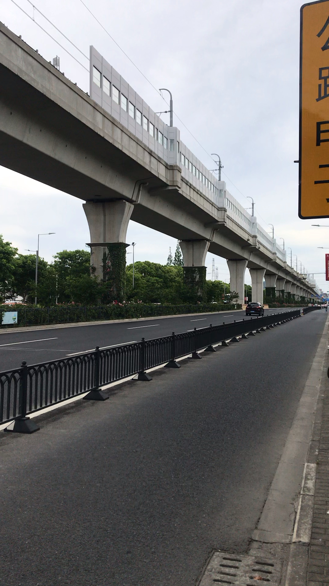 上海街景(拍摄于沪杭公路)