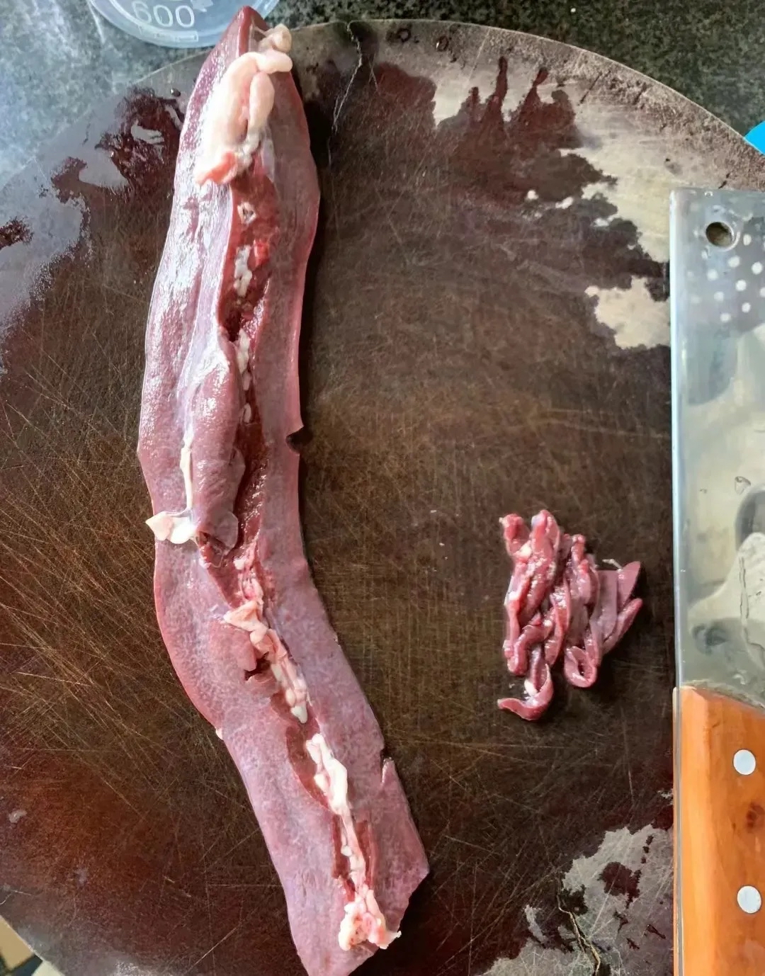 大家猜猜这是啥?我妈特喜欢这个,每次赶集都会买,才1块钱一条,特便宜