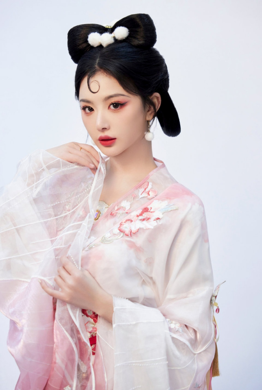 孔雪儿,古装造型,魅力十足!