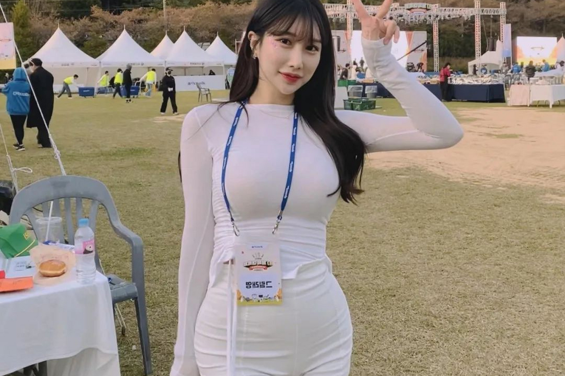 高尔夫球美女李智妍在韩国的都市中过着充实而优雅的生活.