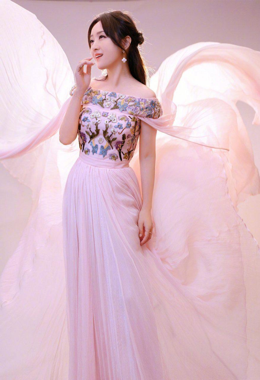 甜歌姐姐杨钰莹