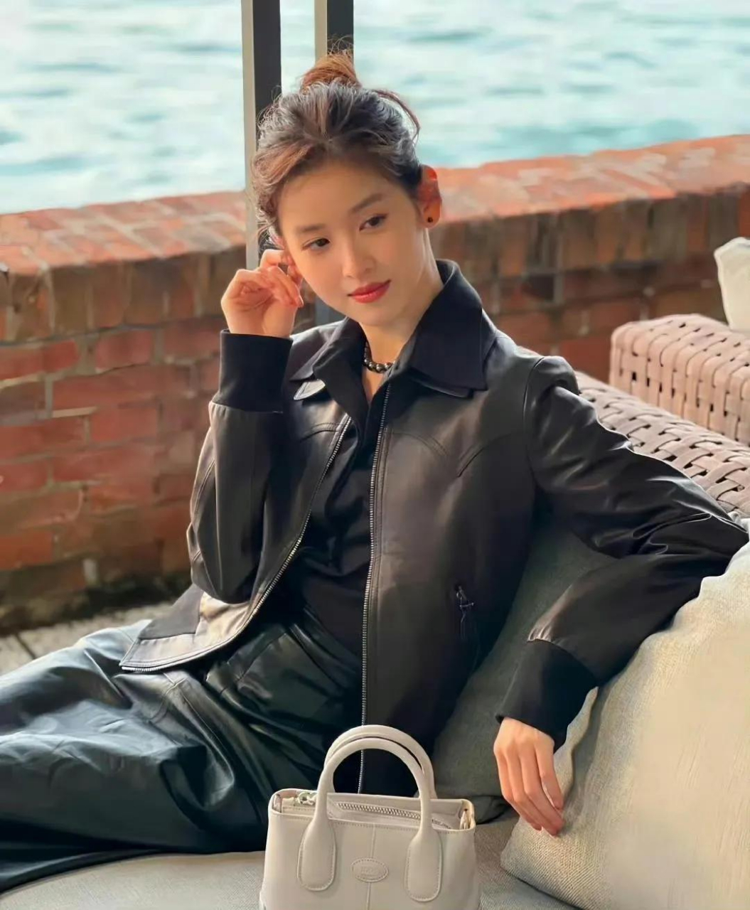 章泽天活成了多少女人想要的样子