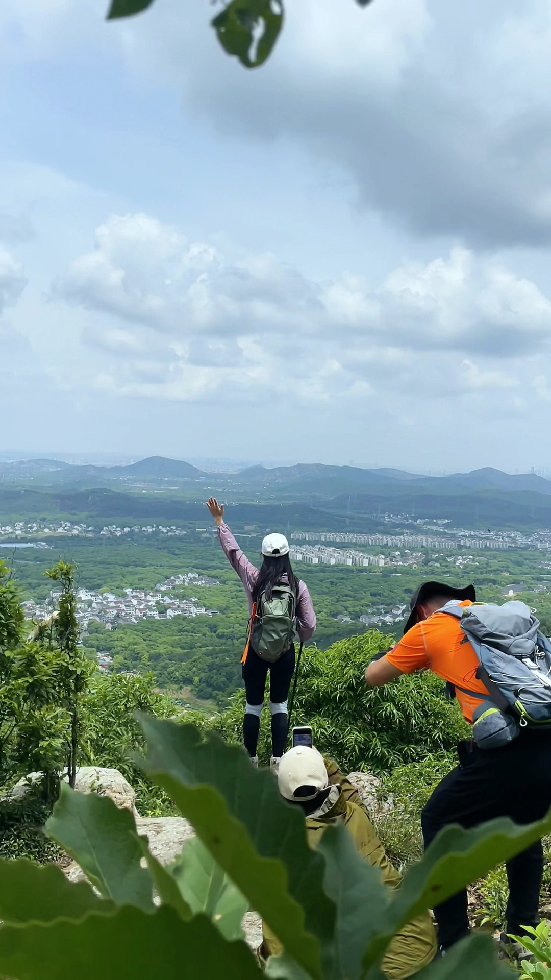 今天户外徒步穹窿山小恐龙环线,全程13公里左右,差点拉爆了!