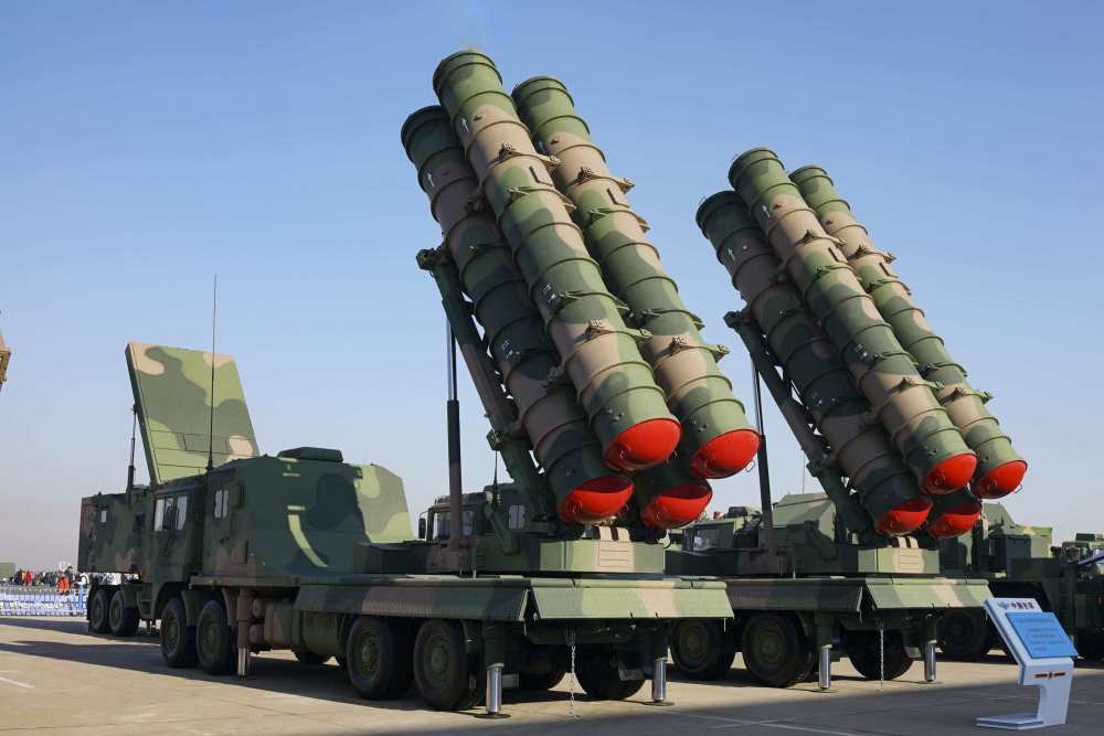 中国获得爱国者导弹,拉到大街上展示?美媒:这是中国自己制造的