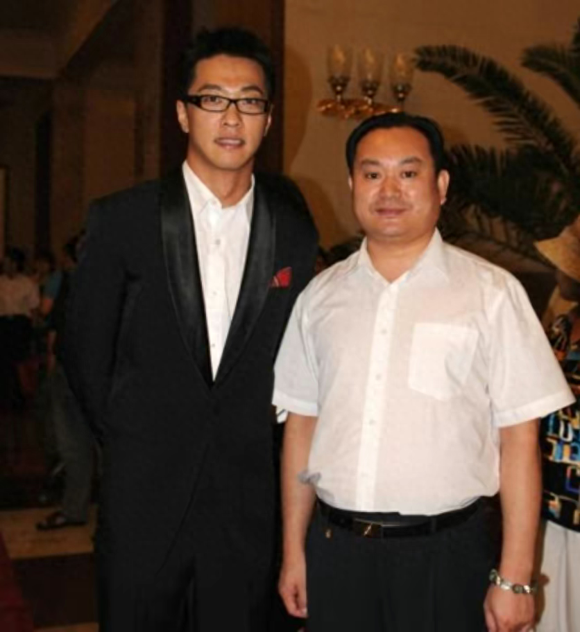 成功踏进北京广播学院大门后,顾国宁并未因此而降低对自身的要求.