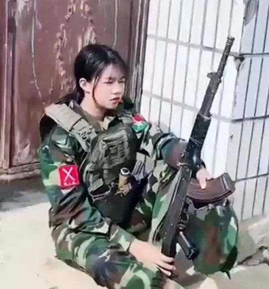 缅甸克钦女兵图片