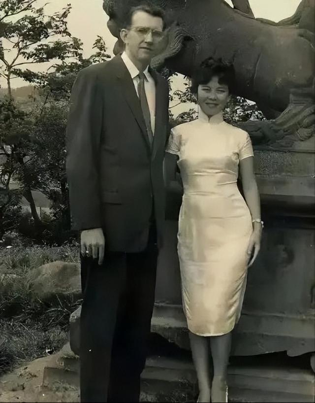 费翔母亲情史曝光,人生经历比儿子更传奇,或是"余则成"遗孀!