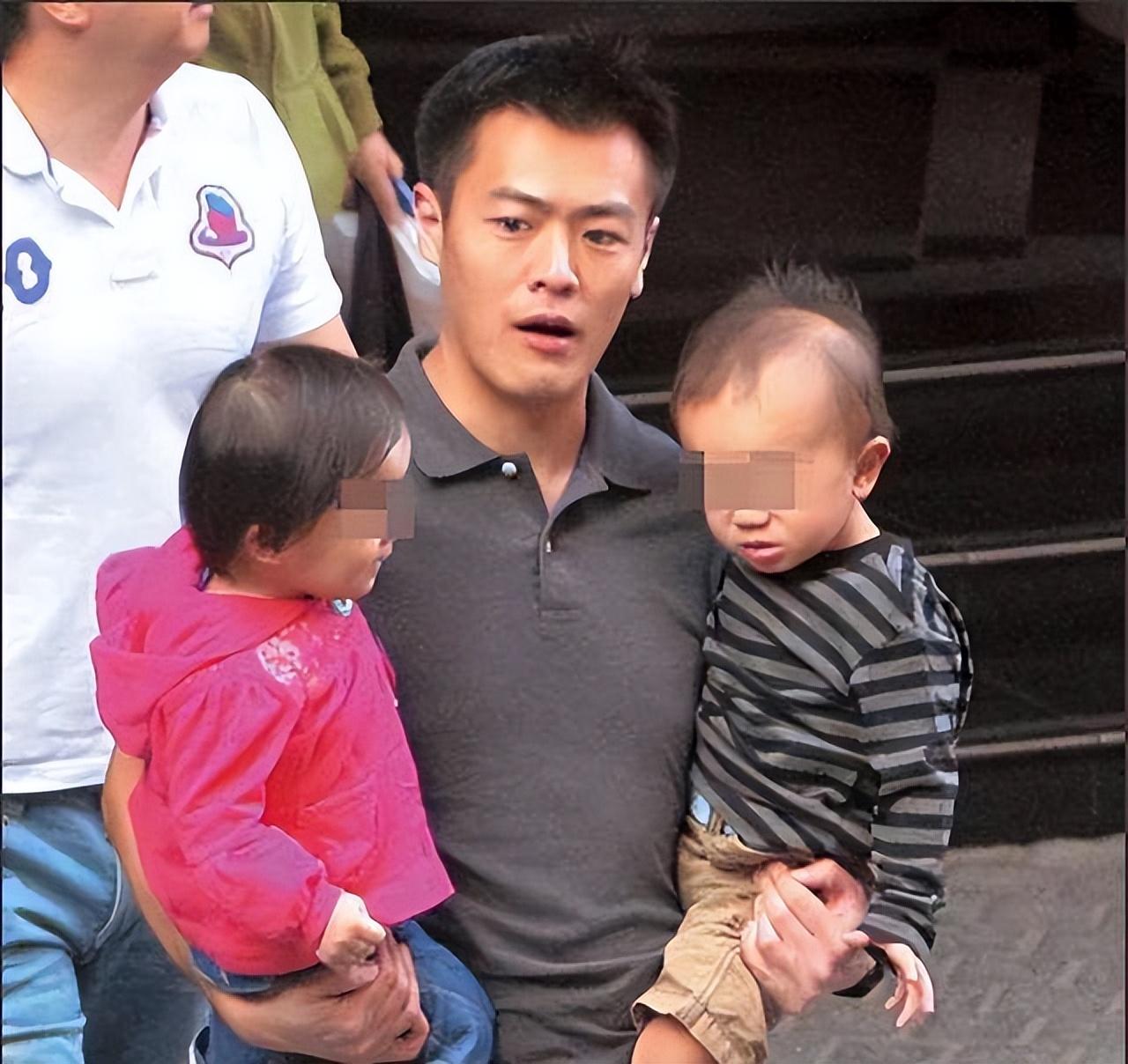 很多人称刘鸣炜为"豪门清流",可他其实也是出轨惯犯,只是他不喜欢美貌