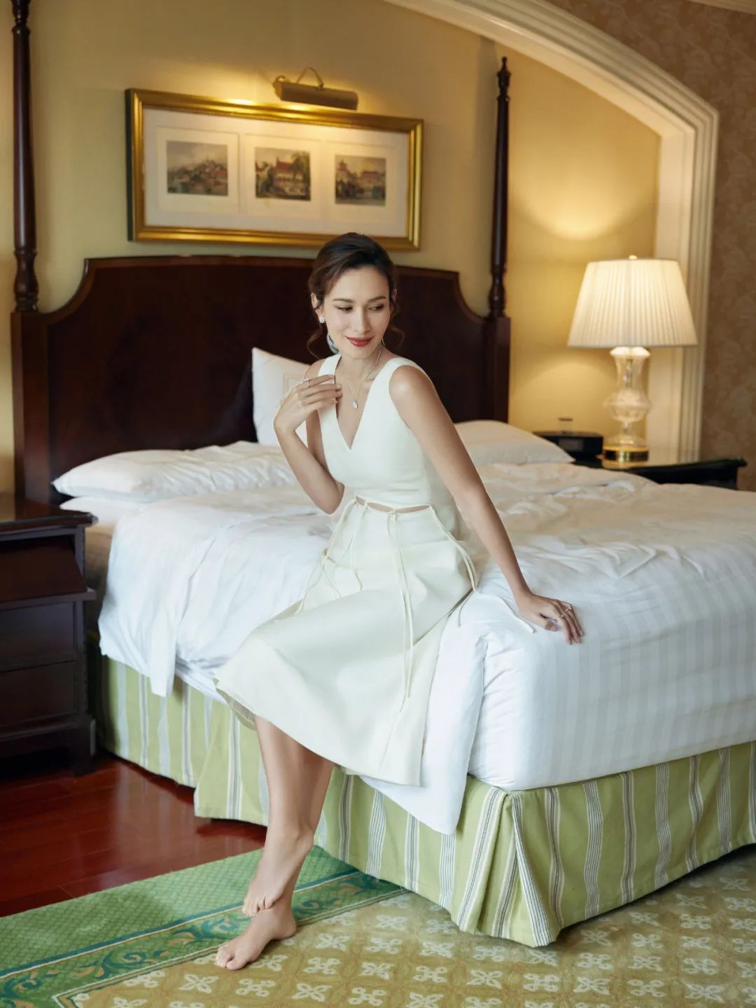 卢靖姗高贵优雅 的长腿美足