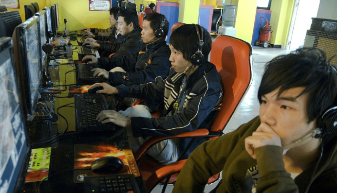 杨菊珍是一个农村妇女,虽然没有文化,但在外她通过自己的努力,买下了