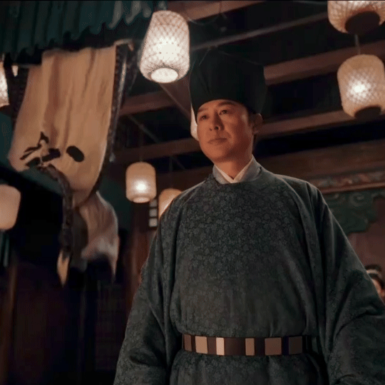 含胸驼背就别演古人,看了张译和张颂文后,才知何为教科书式演技