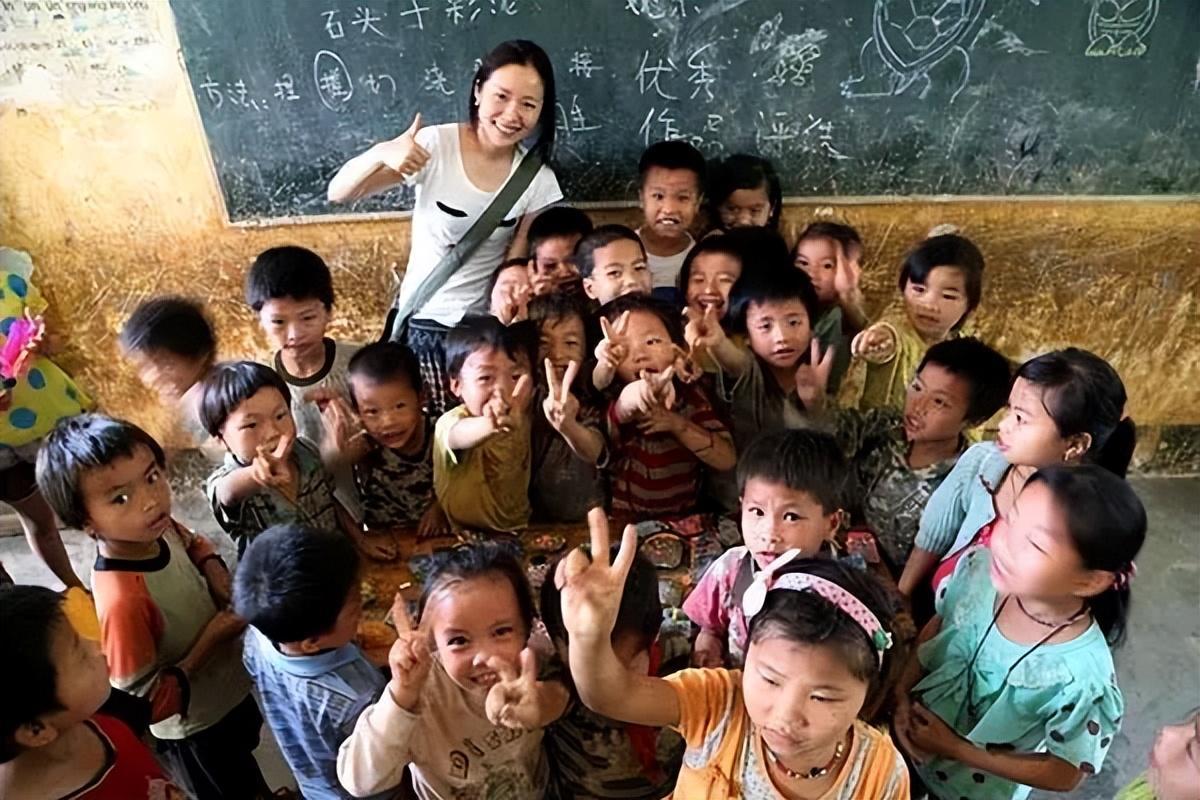 山村支教,美国建筑大奖,摄影师.江一燕文艺女神的形象可谓是深入人心.