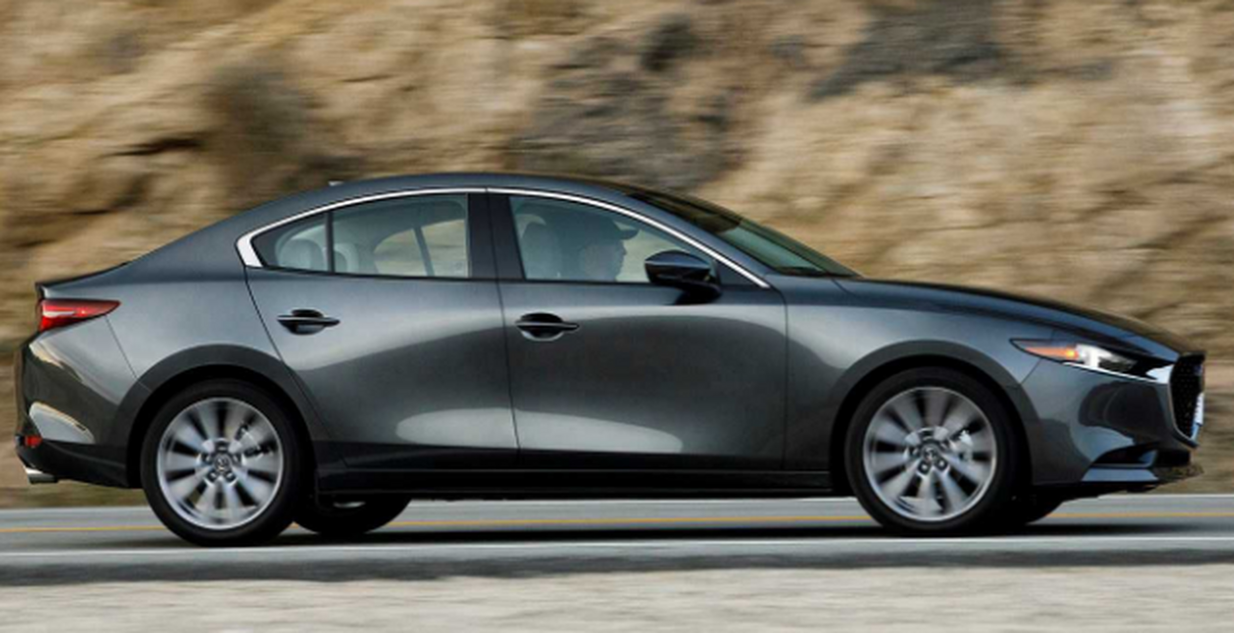 惊艳外观的长安马自达3昂克赛拉,家用完美尺寸!内饰安全配置齐全.1.