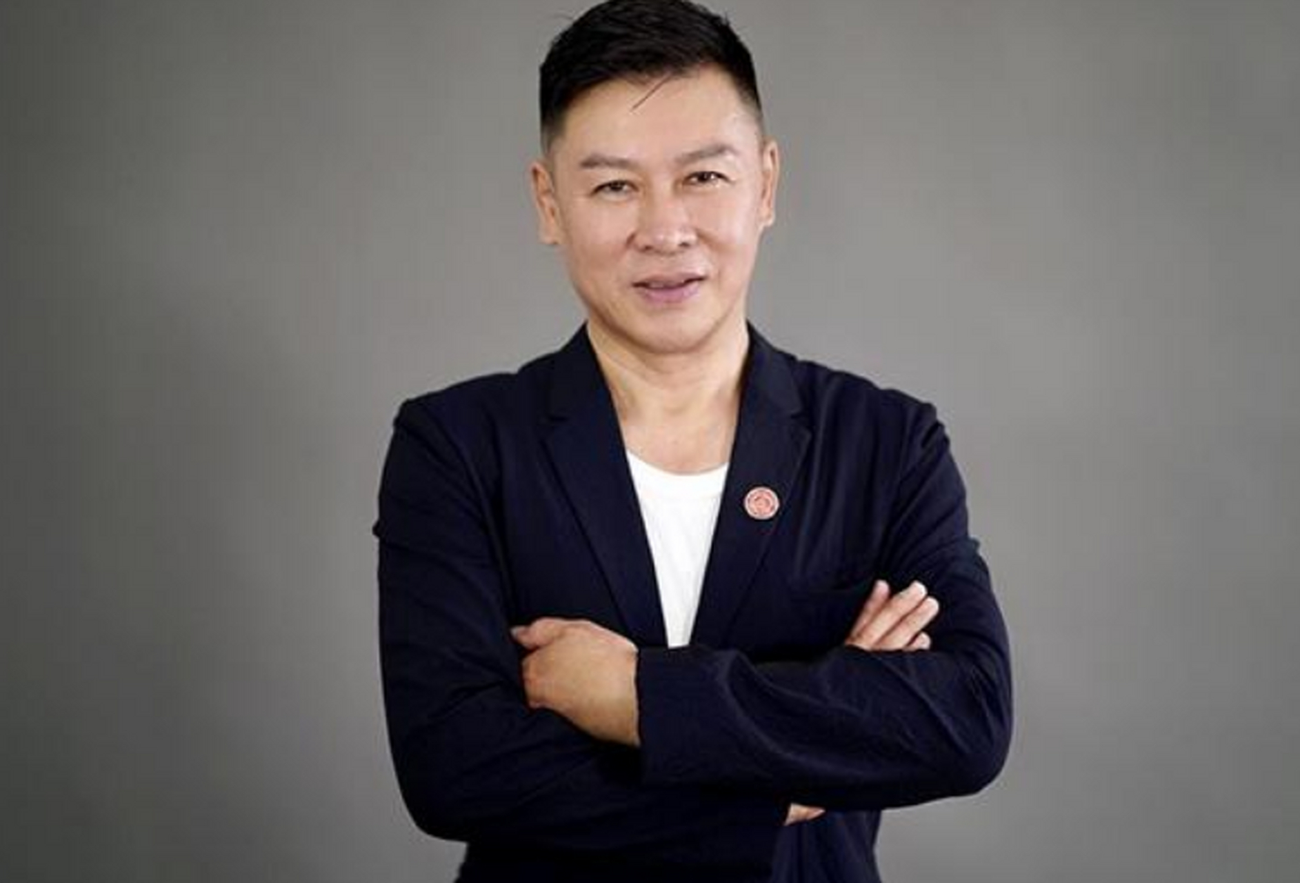 胡亚捷与妻汤静戏中定情,32年零绯闻!他们的恩爱如初让人羡慕不已.