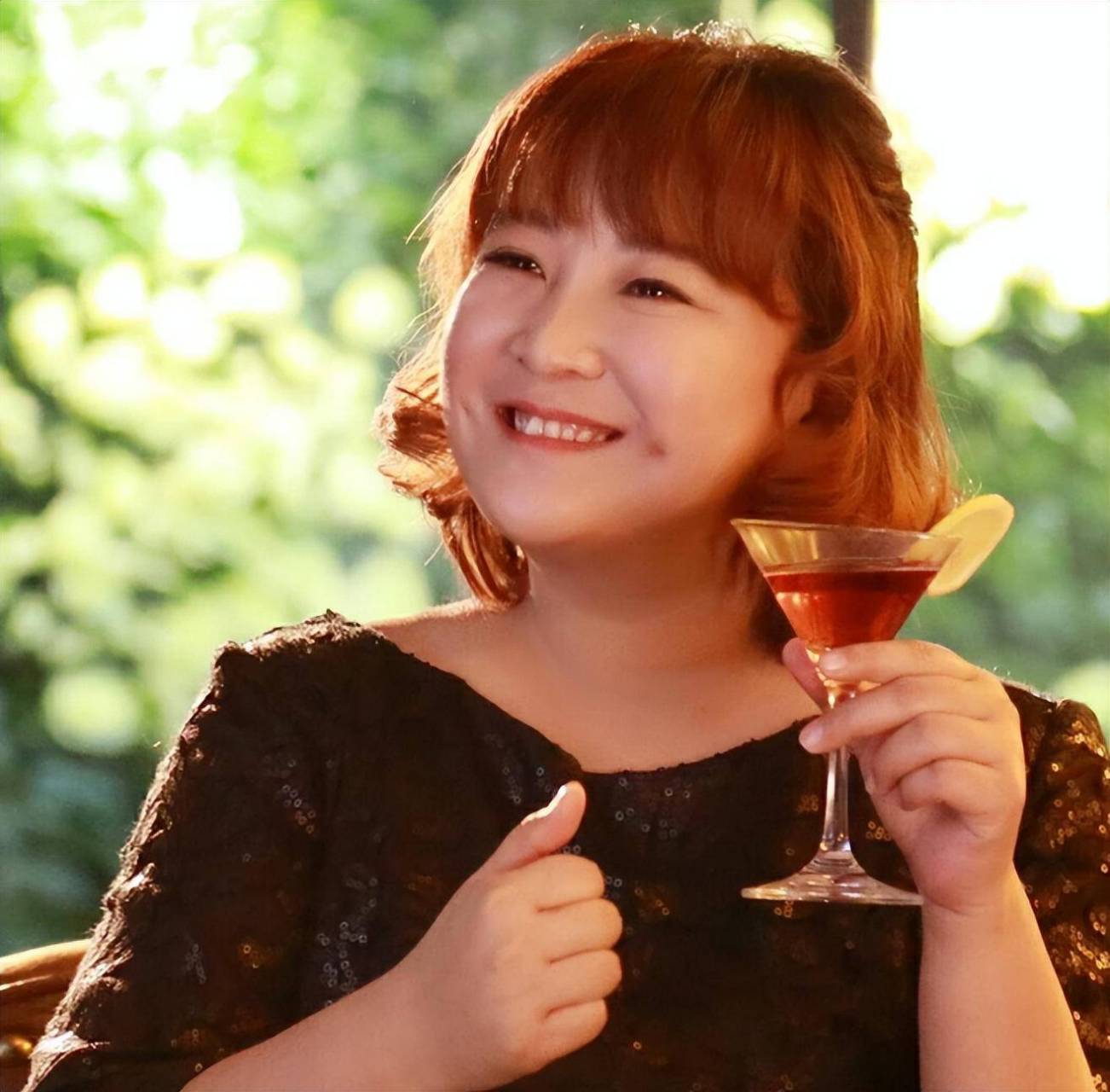 《热辣滚烫》的核心营销点就是贾玲减肥100斤做拳击手,这里面少一个