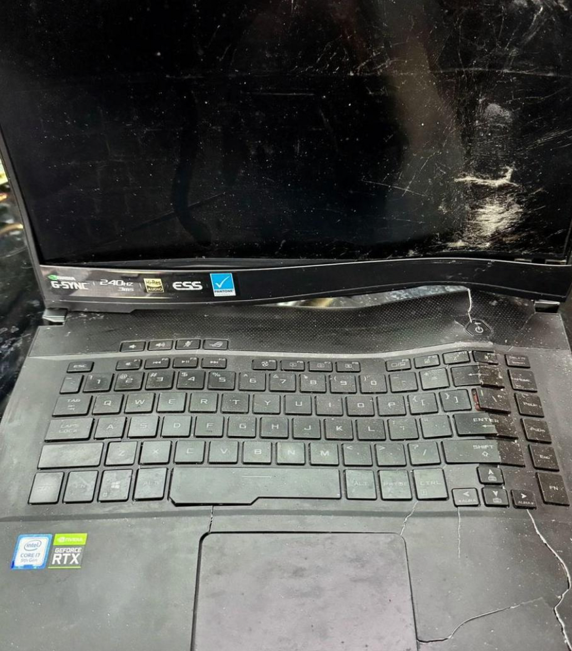 女朋友把电脑摔坏了,还能修吗?