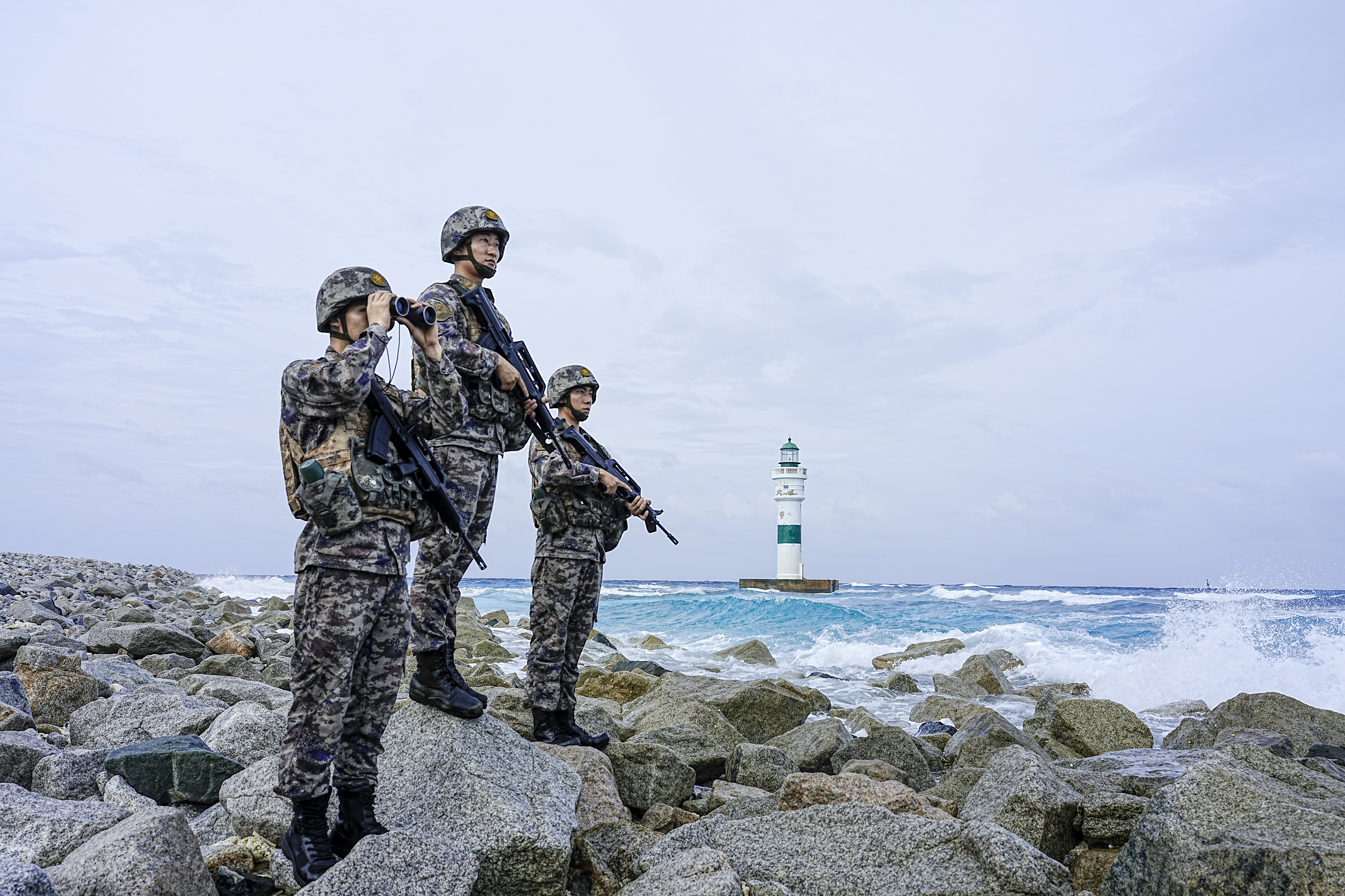 【万里连线 |"两极"哨兵共话奋斗观 】华阳礁守备