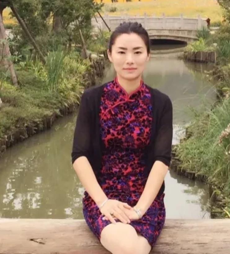 局局长李彬,在浮梁县知名度非常高,年纪轻轻就在多个单位担任过领导